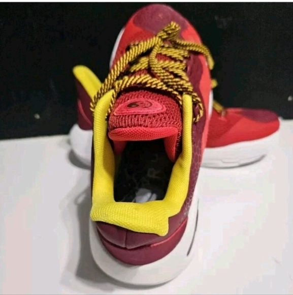 Under Armour Curry Flow 11 Basketball Shoes Bruce Lee Fire Men's NEW Size 13 M - Picture 4 of 5